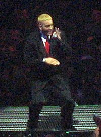 Eminem live tijdens Anger Management Tour in augustus 2005.  