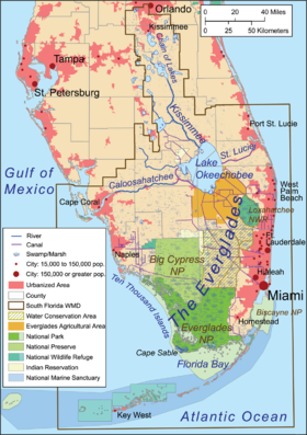 Pietinis Floridos pusiasalio trečdalis, kuriame matyti Pietų Floridos vandens valdymo rajono valdoma teritorija, Okeechobee ežeras, Everglades, Big Cypress nacionalinis rezervatas, Pietų Floridos metropolinė teritorija, Dešimt tūkstančių salų ir Floridos įlanka.