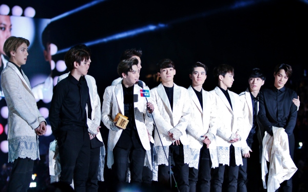 EXO na MAMA Awards w 2014 r.