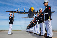 "Fat Albert", Spitzname für ein militärisches Transportflugzeug des U.S. Marine Corps C-130T Hercules