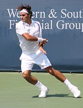 Em um período de oito anos, Roger Federer ganhou um recorde de 17 títulos de solteiros do Grand Slam, fazendo dele o jogador de tênis masculino de maior sucesso de todos os tempos.