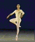 Танцьорка, изпълняваща fouettés en tournant  