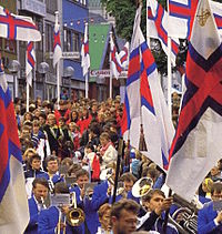 O desfile anual de ólavsøka no dia 28 de julho