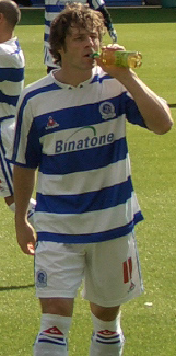 Gareth Ainsworth, a klub legdrágább szerződtetése és 1,5 millió font nyereség okozója 13 hónap és 55 fellépés alatt.