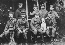 Hitler s dalšími německými vojáky v první světové válce
