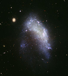 NGC 1427A, un esempio di galassia irregolare distante circa 52 milioni di anni luce.