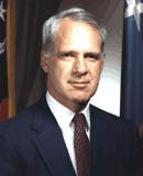O primeiro Secretário de Energia, James Schlesinger