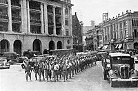 De Japanners marcheren in Singapore tijdens de Tweede Wereldoorlog  