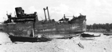 Buque de carga japonés destruido en Tassafaronga por aviones de la CAF el 15 de octubre.  
