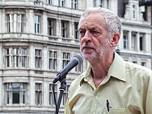 Corbyn falando no evento antiguerra, Abril de 2013