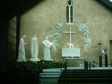 Escultura altar em Knock, com base no vison.