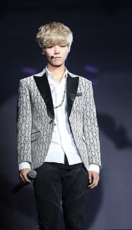 Лухан на концерте EXO The Lost Planet в Сингапуре в 2014 году.