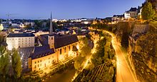 Oude binnenstad van Luxemburg bij nacht