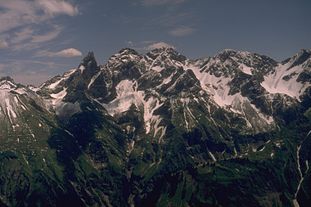 Van links naar rechts: Trettachspitze, Mädelegabel, Hochfrottspitze, Bockkarkopf, Wilder Mann  