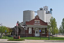 Marion Bibliotheek, in voormalig Santa Fe depot (graanlift op achtergrond) (2011)  