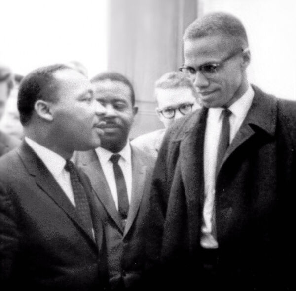 Malkolmas X susitinka su Martinu Liuteriu Kingu jaunesniuoju, 1964 m. kovo 26 d.