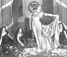 Mata Hari at the Musée Guimet (1905)