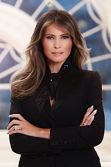Retrato oficial de Melania Trump como Primera Dama de los Estados Unidos.  