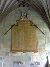Canterburyn katedraalin käytävillä oleva muistotaulu ensimmäisen maailmansodan aikana kaatuneille 9. (Queen's Royal) Lancersin upseereille ja miehille.  