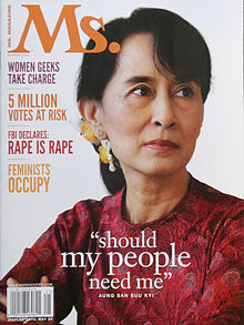 Suu Kyi Ms-lehden etusivulla vuonna 2012.  
