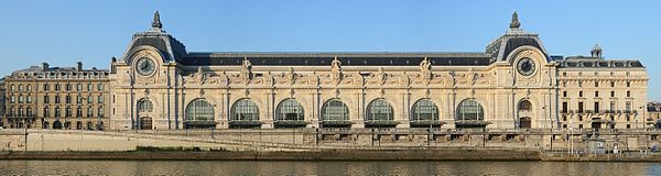 Muzeul Orsay, văzut de pe malul drept al Senei  