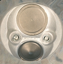 Камера на главата на Хеми (забележете всмукателните и по-големите изпускателни клапани)