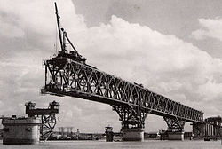 De Yangtze brug van Nanjing, toen hij gebouwd werd...