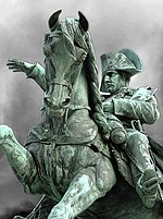 Estatua en Cherburgo-Octeville inaugurada por Napoleón III en 1858. Napoleón I reforzó las defensas de la ciudad para evitar las incursiones navales británicas.  