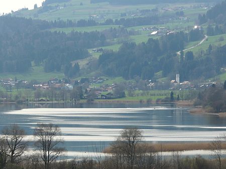Niedersonthofen con el lago Niedersonthofen  