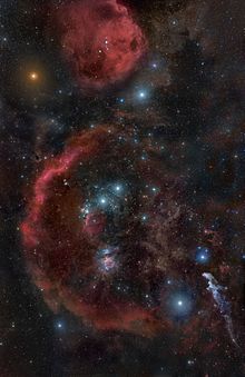 Imagem mostrando Betelgeuse (canto superior esquerdo) e as nebulosas densas do Complexo de Nuvens Moleculares de Orion ( Rogelio Bernal Andreo )