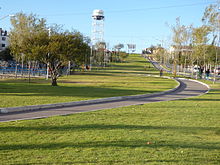 Osa 15 kilometrin pituisesta Parque Línea Verde -puistosta, joka luotiin viheryhteydeksi kaupungin syrjäytyneimmälle alueelle.  