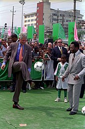 Pelé met de Amerikaanse president Bill Clinton in Rio de Janeiro, 15 oktober 1997.  