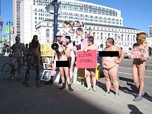 Mensen protesteren tegen het verbod op naaktheid, in San Francisco, in 2013