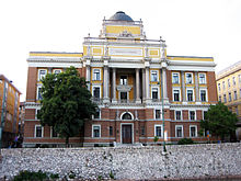 O edifício da Faculdade de Direito da Universidade de Sarajevo, construído na década de 1850.