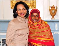 Farhiyo Farah Ibrahim com a Secretária de Estado dos Estados Unidos Condoleezza Rice em 2009.