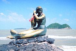 "Praphanpheloung"-statyn i Rayong, Thailand  