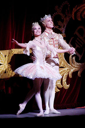 De Sugar Plum Fairy en haar Cavalier maken hun buiging bij het Royal Ballet  
