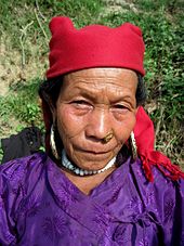 Tibeto-Burman vrouwen van Tamang-kaste in landelijke outfit  