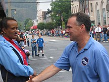 Tim Kaine ved Covington Labor Day-paraden  