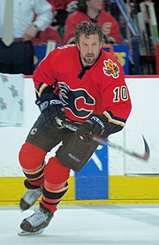 Tony Amonte pasó dos temporadas en Calgary, de 2005 a 2007.  