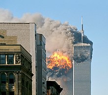 Vlucht 175 van United Airlines raakt de zuidelijke toren van het oorspronkelijke World Trade Center op 11 september 2001.  