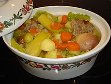Een pot-au-feu, de traditionele Franse stoofpot