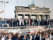 El Muro de Berlín cayó el 9 de noviembre de 1989.  