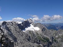 View from the Alpspitze to the Zugspitze summit with Höllentalferner 2007